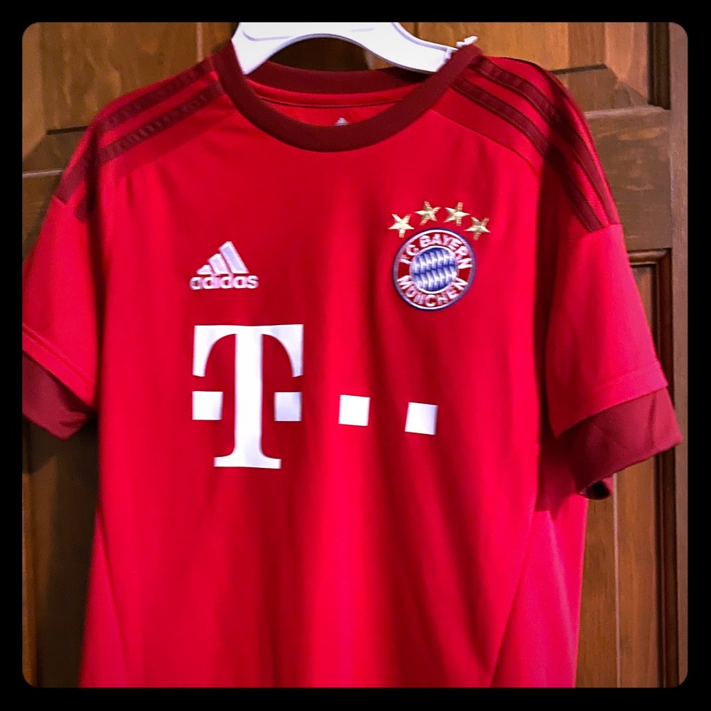Bayern youth jersey, size large